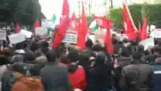 l'emblématique avenue Bourguiba à Tunis scène de fête et de revendications
