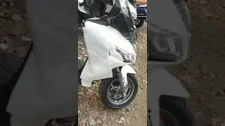 APRILIA SXR 160 AT DEALERS YARD WHITE COLOR....#apriliasxr160 #dealer #white
