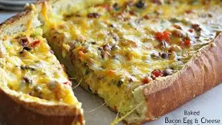 Cheesy Baked Egg and Bacon Boats !