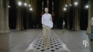 Undercover Spring/Summer 2023 Runway Show / 4k HD