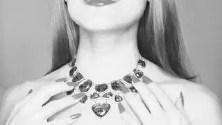 ASMR whisper ramble #27 (skin and jewelry scratching and counting)