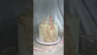 Watch me decorate this gluten free cake for a customer! #cake #pastry #cakedecorating
