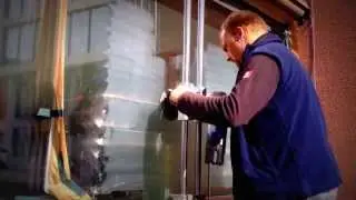 Glaskratzer-Beseitigung absolut planparallel zur Glasoberfl&auml;che mit dem VETROX-System