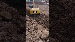 #excavator#construction#automobile#concrete#cat#caterpillar#operat