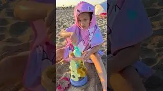 На МОРЕ с папой VS с мамой 🤪🌊🧜&zwj;♀️ #comedy