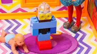 Миниатюрные игрушки Барби своими руками из LEGO 🧱🧸 Идеи для креативных чемоданов LEGO