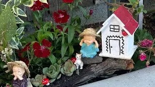 Diy Succulents arrangement in a wooden log# miniature garden#creativeplanters #gardendesign #