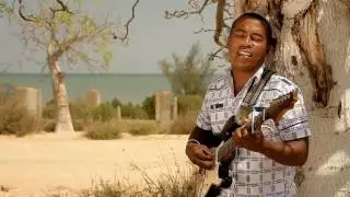 Manaly - Tantine (Official Video)