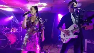 Saija Tuupanen & eXmiehet - Paula Koivuniemi potpuri. Urjanlinna 9.9.2023