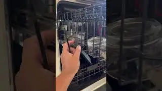 Как легко снять верхнюю решетку посудомоечной машины!