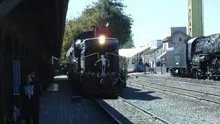 Sacramento Southern SW8 2008 Pulling the 'Spookomotive'