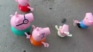 The Peppa Pig family is getting some ice cream CN￼