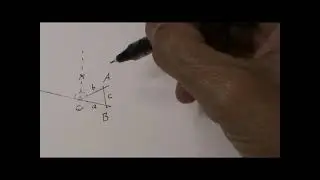 Teorema de los puntos colineales de intersecci&oacute;n de bisectrices exteriores con lados del tri&aacute;ngulo
