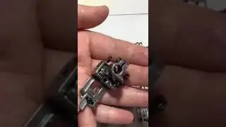 Flatlock machine pressure feet
