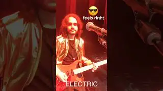 Party In The USA &mdash; live mashup at Universal CityWalk!! 🤩🎸