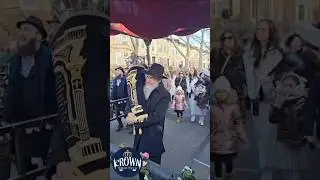 Avraham Fried Dances With The Torah at a Hachnoses Sefer Torah in Crown Heights | הכנסת ספר תורה