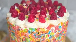Banana Cereal Crunch Layered Pound Cake #bananacake #poundcake #layercake 