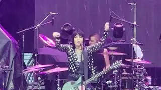 Joan Jett- I Hate Myself for Loving You/ Bad Reputation- Live - Jacksonville 2022