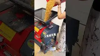 best animal feeding machine and corn crushing machine #automobile #lifeisbutadream #handfeedingformu