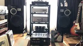 Vintage Japanese Hifi system | Eddie Van Halen guitar solo on &ldquo;Beat it&rdquo;