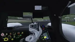 Volta rápida em mugello com o Audi R18 e-tron quattro