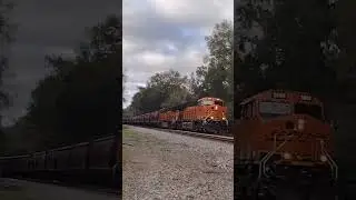 K3LA leader on the pumpkin express #bnsf