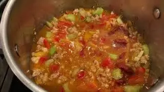 Easy lunch or dinner ideas: GROUND CHICKEN CHILI recipe