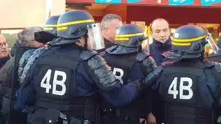 Les Surveillants  de la prison de Perpignan  d&eacute;log&eacute;s par les CRS.  24 janvier 2018