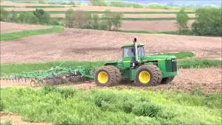 John Deere 8850 and 726 Mulch Finisher
