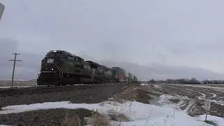 Heritage Unit leads on the Union Pacific Overland route, ft NS 1073&UP 1995+ horn sequencer stuck on