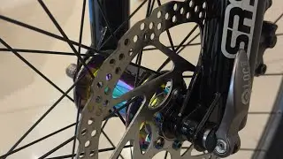 Como trocar o eixo QLOC da Suntour Axon por eixo comum (Axle)