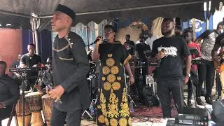 NANA ADOMAKO NYAMEKYE SONGS ARE NOT EASY TO SING BUT WATCH OSOMSFO PAUL #ghanamusic #ghanaliveband