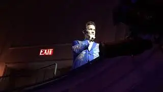 Chris Isaak explores Saint Paul&rsquo;s Fitzgerald Theatre (live - 8/11/19)
