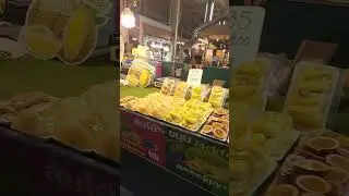 thepprasit night market pattya thailand