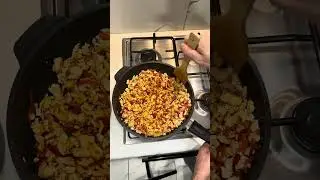 Tavuklu pide (Turkish Chicken Pizza)