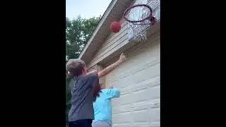 Angel Reese be like with my mom 😃 #shorts #plssubscribe #blowup 