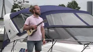 UKULELE TUTOR ADVERTISEMENT. DMITRY KUDRYAVTSEV. (4K)