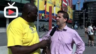 Arsenal - Robbie talks to top blogger Tim Payton - ArsenalFanTV.com