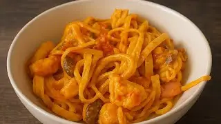 Chicken and bacon mushroom tomatoes base pasta 
