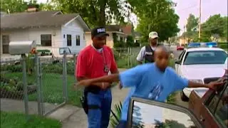 Cops Tv show Chattanooga Tennessee. Traffic stop takes a wild turn. (2001).