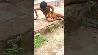 He is very hungry, wait for her happiness 💯poor people helping hands 🙌 #humanity #respect #help
