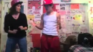 Austin Mahone (Austream) Dougie with Mama Mahone
