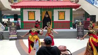 Tari ronggeng nyentrik | sanggar sriaji budaya depok  juara 1 lomba tari kreasi di plaza cibubur