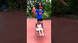 Will scare the child with a big cockroach.😱#shorts#cockroach#againfoysal