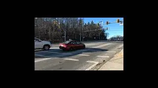 Driver runs red light #stoneham #massachusetts #walk