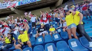 La Blanquirroja Panamá - Colombia 0 vs Perú 1 entrando con La Blanquirroja al estadio.