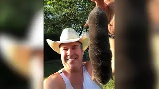Could this be a Guinness World Record for the &ldquo;Longest Mole&rdquo;? 🤣 Catching a mole in a mole hill!