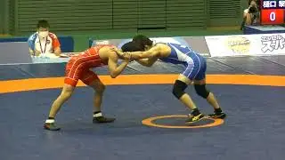 2021年天皇杯レスリング全日本選手権大会【男子フリースタイル61kg級・決勝】榊流斗（青＝山梨学院大）○［4-0］●樋口黎（ミキハウス）