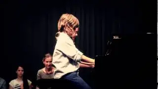 Vieh&auml;ndiges St&uuml;ck Klavier - Musikschule Bad Waltersdorf