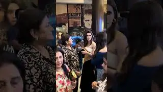 Kriti Sanon With his Mother At an Event #kritisanon #mother #celebritystyle #bollywood #viralshorts